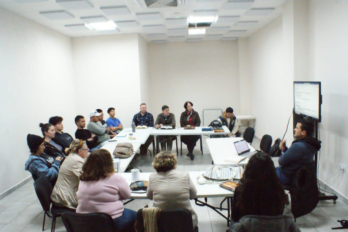 Estudio biblico, iglesia Torrevieja